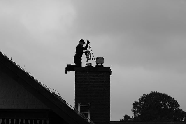 Schoorsteenveger in maassluis